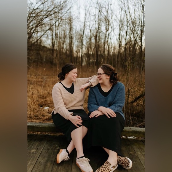 Hi! I’m Riah 🥰 - Picture 8 of 9